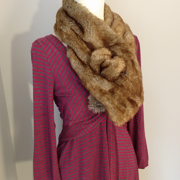 🎀SALE🎀 🆕Anthropologie🌷Faux Fur Scarf - Picture 3 of 15